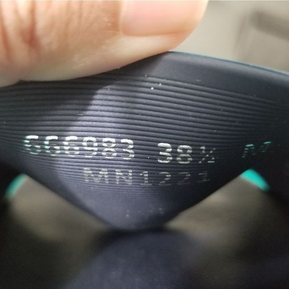 NWT Alexander McQueen slides in size 38.5 - Picture 2 of 3